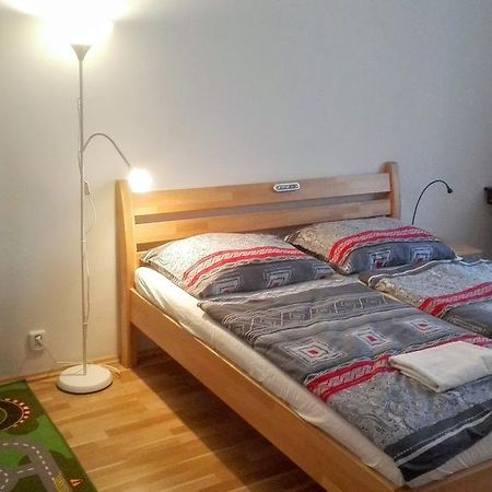 Jezerka Apartments Prag Exteriör bild