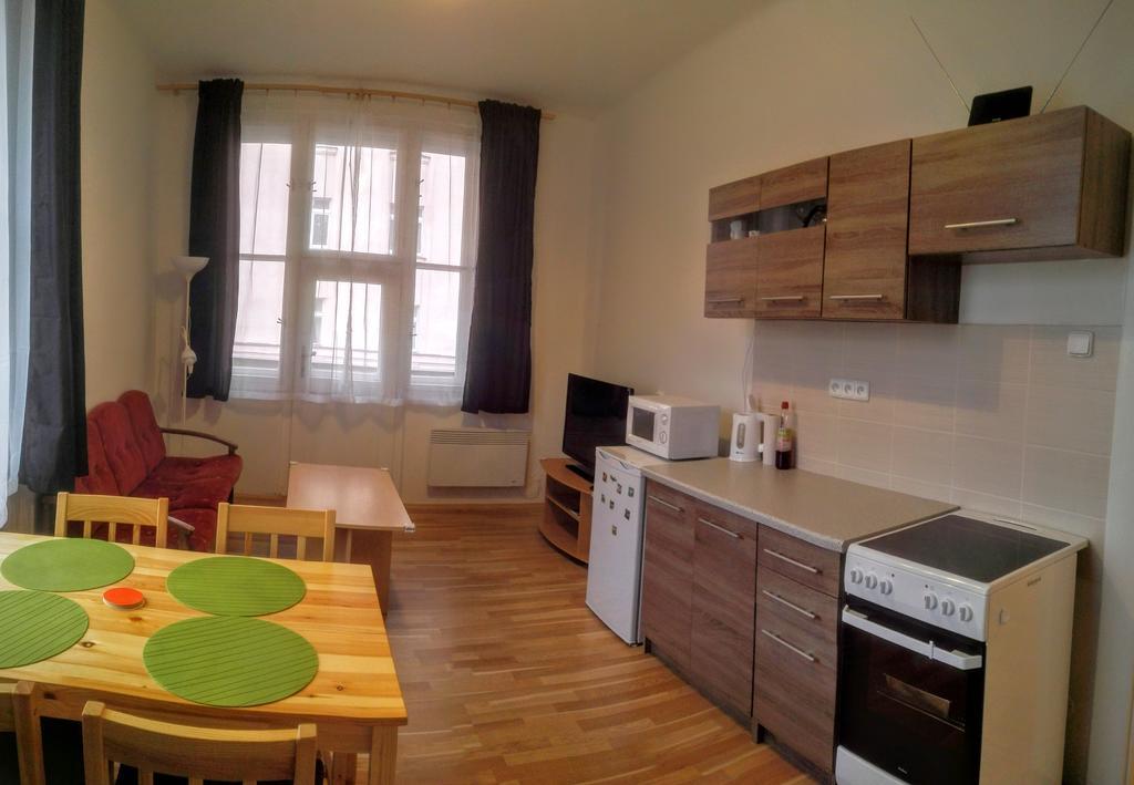 Jezerka Apartments Prag Exteriör bild
