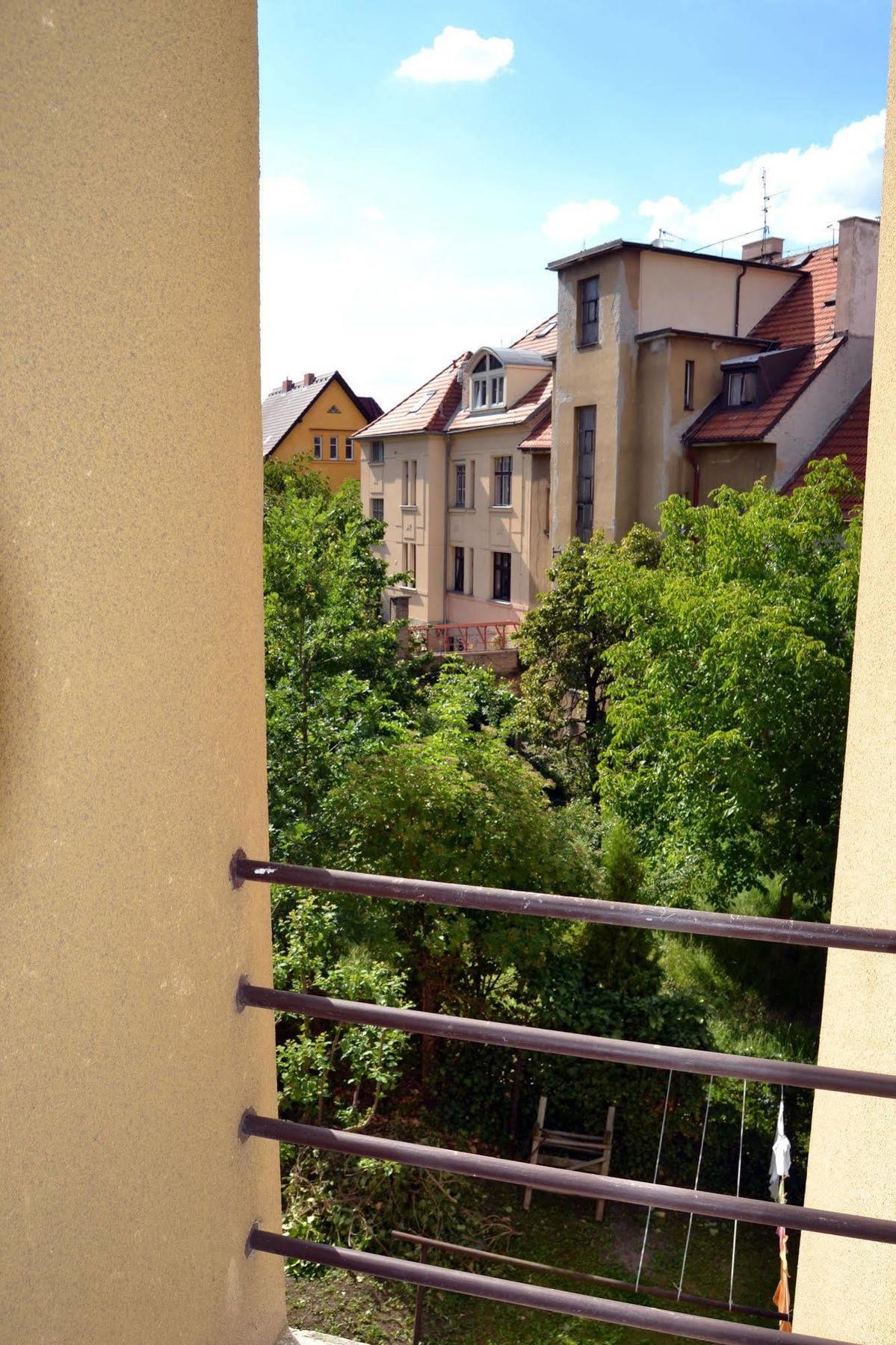 Jezerka Apartments Prag Exteriör bild